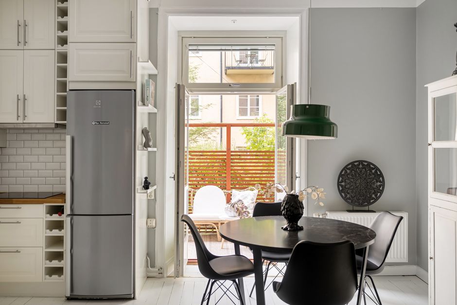 Zomerinterieur met respect voor Scandinavische designprincipes