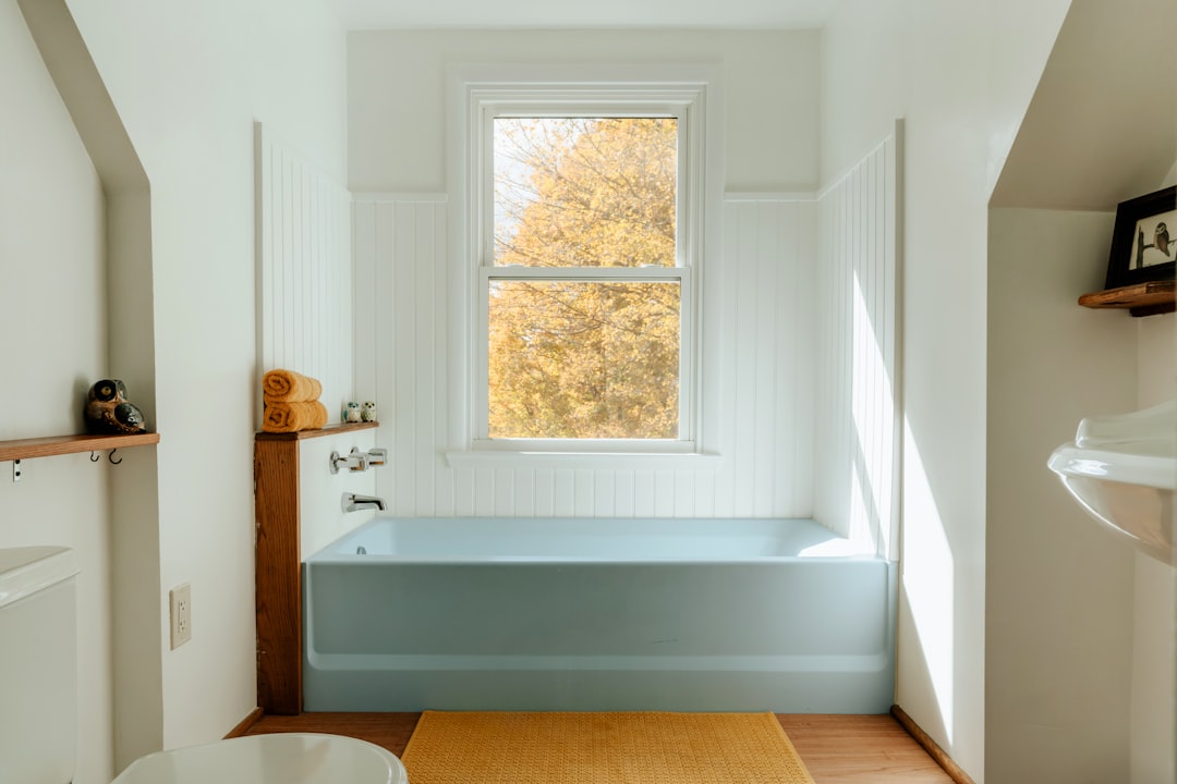 Herfstschoonmaak: tips voor een opgeruimd en fris huis