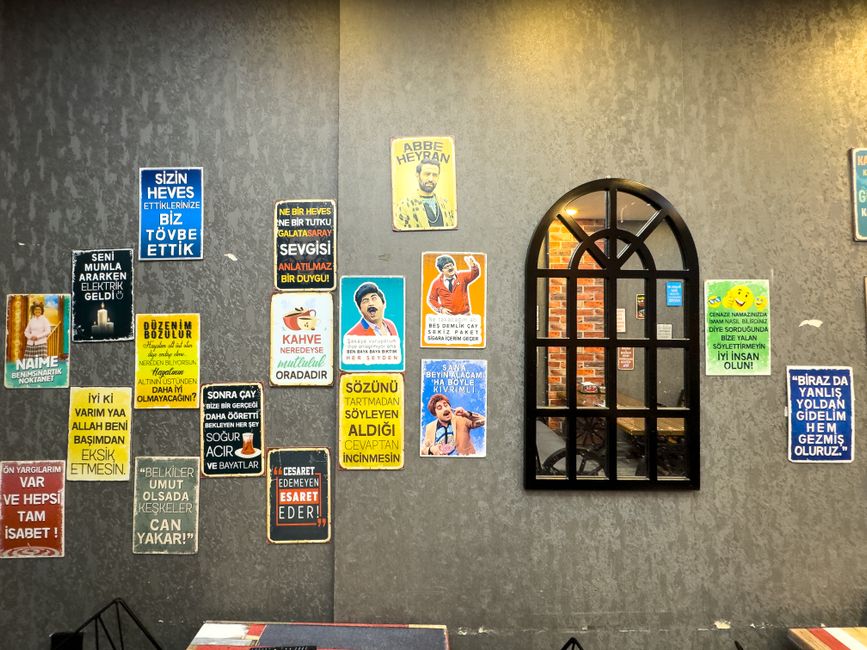 Stijlvolle ridderposters accentueren klassieke inrichting. Stijlvolle ridderposters accentueren klassieke inrichting.